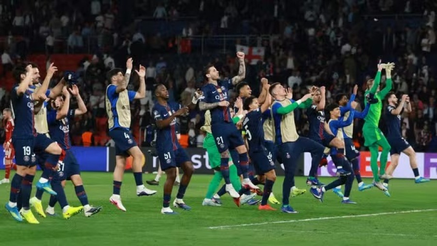 PSG domina, vence o Liverpool por 2 a 0 e sai na frente nas quartas da Champions