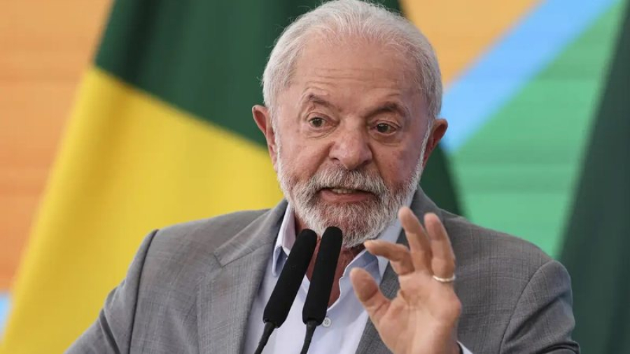 Lula diz que gostaria de fechar bets e que parlamentares financiam as plataformas