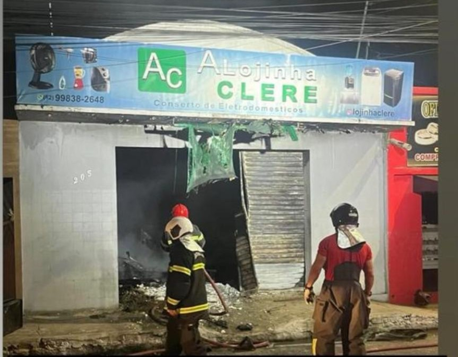 Incêndio causa destruição em loja de conserto de eletrodomésticos em Arapiraca