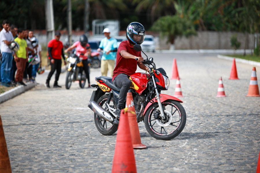 Detran Alagoas abre 375 vagas extras para prova de motocicleta em Maceió e Arapiraca