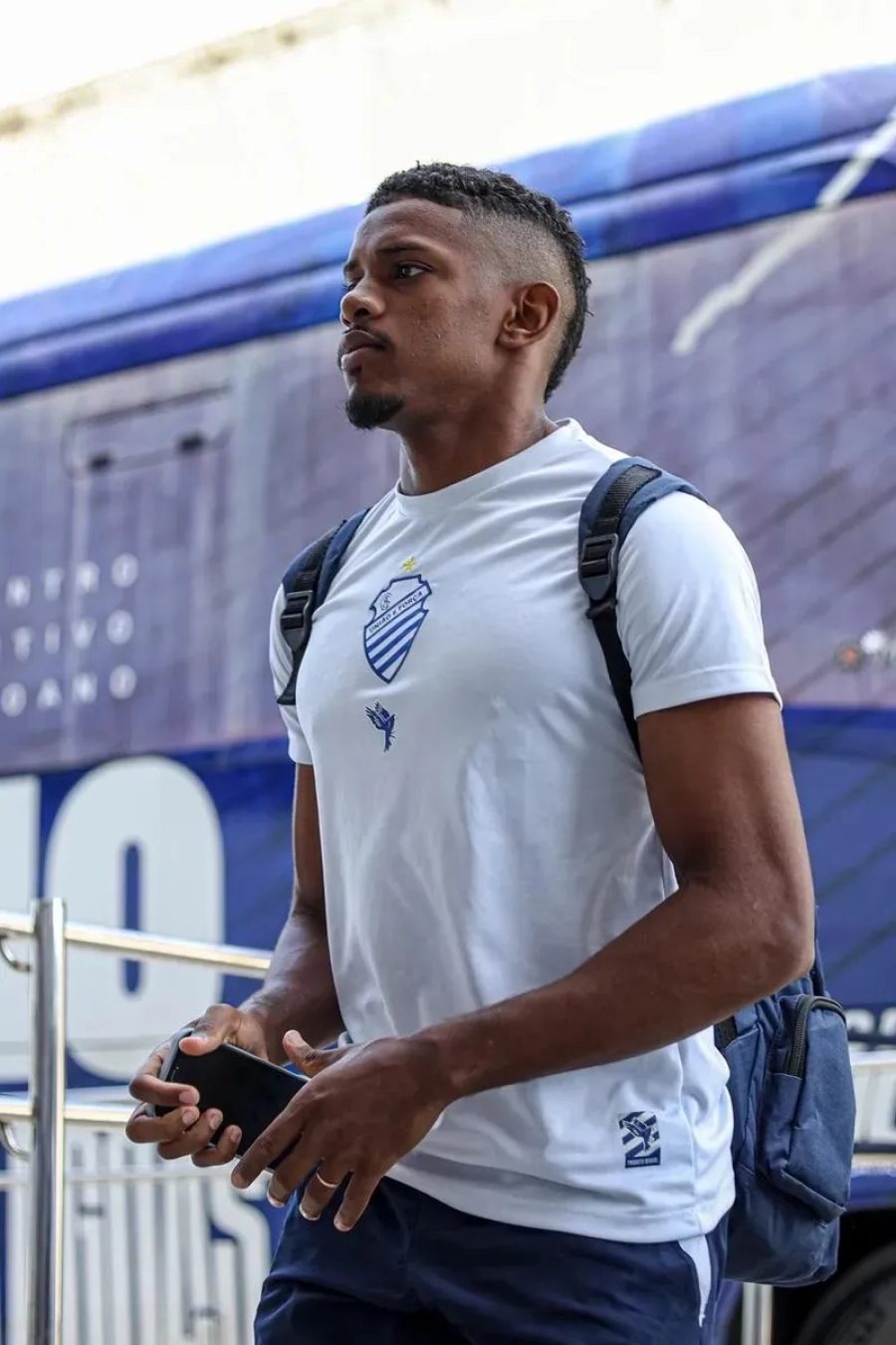 Diretoria do CSA anuncia a saída do atacante Robinho