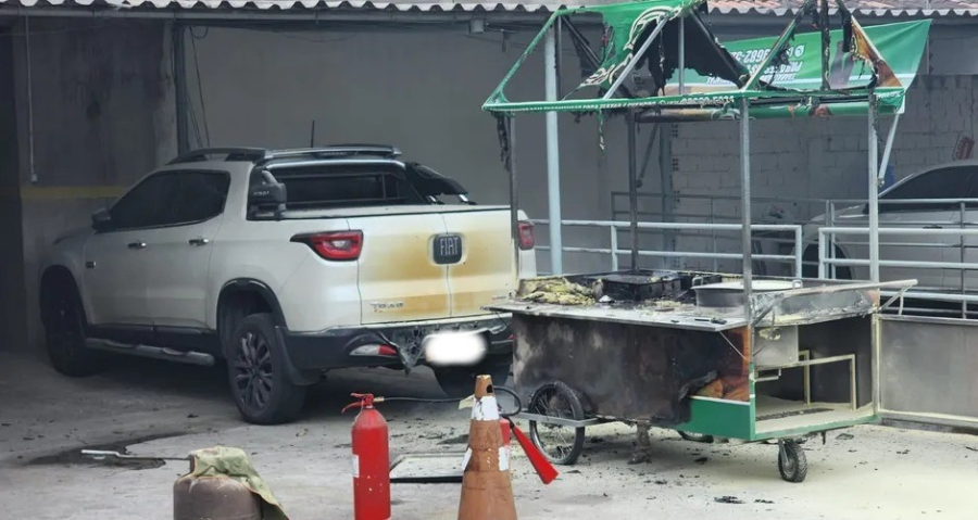 Botijão de gás usado em carrinho de milho explode e atinge carro em Arapiraca