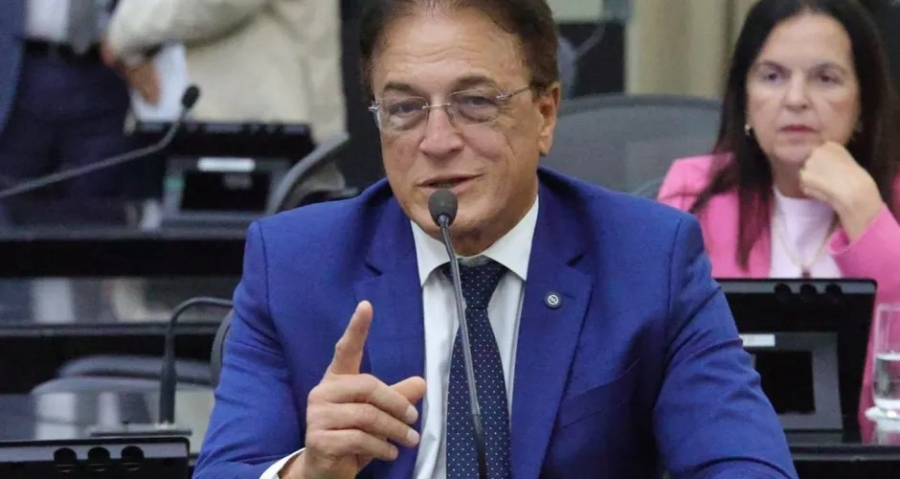 Galba Novaes reassume mandato após saída de Toledo para TCE/AL