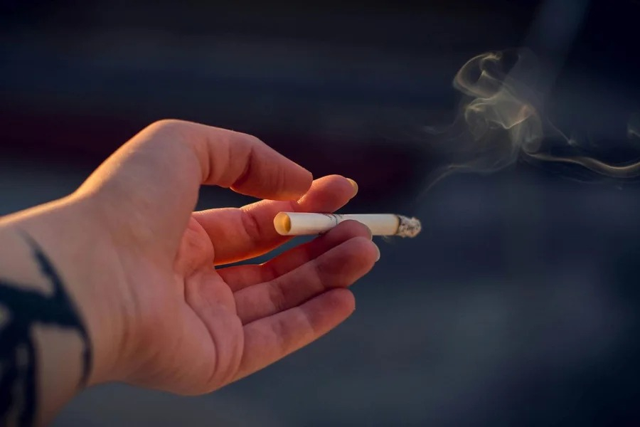 Deputado quer proibir cigarros para quem nasceu depois de 2009