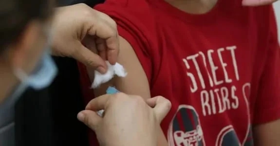 Vacinação nas escolas segue até dia 30 e meta é imunizar 27 milhões