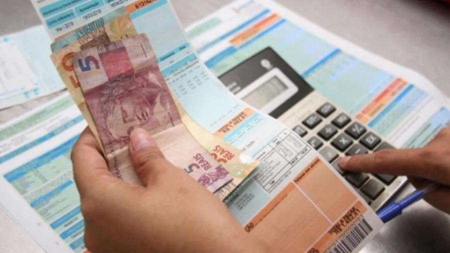 Conta de luz terá bandeira amarela em maio, anuncia Aneel