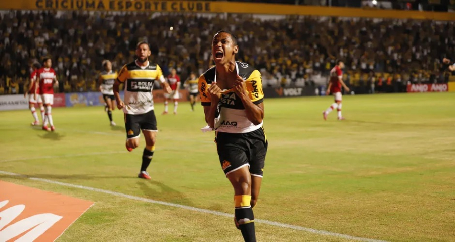 CRB perde para o Criciúma por 3 a 1 e chega a 11 jogos sem vencer