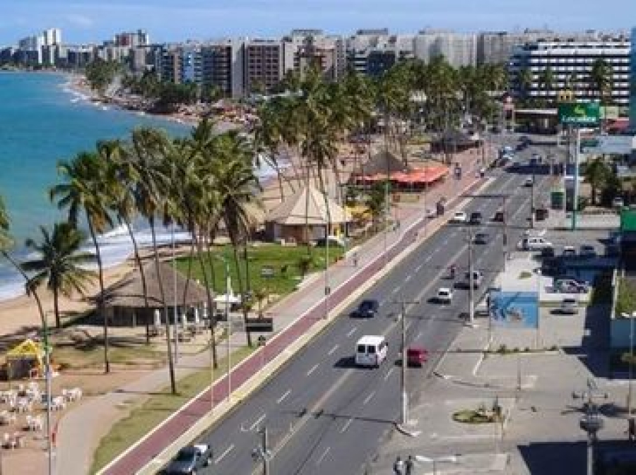 Homens armados se passam por policiais e trocam tiros com hóspede em pousada na Pajuçara, em Maceió
