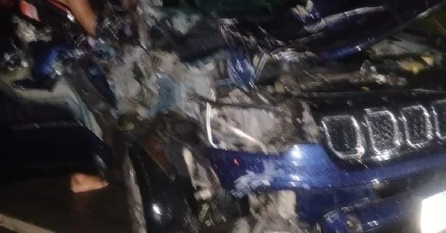Colisão entre trator e carro deixa duas pessoas feridas em Maragogi