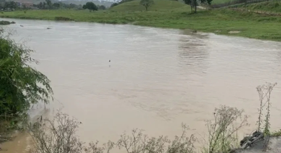 Rios Jacuípe e Jundiá atingem nível de atenção e Defesa Civil monitora risco de cheia em Alagoas