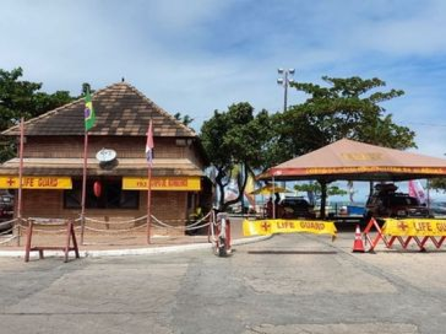 Homem sofre afogamento após acidente com jet ski na Praia da Pajuçara, em Maceió