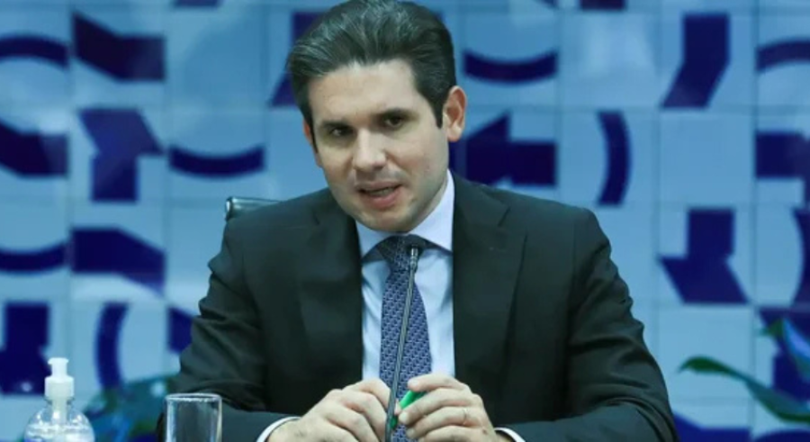 Câmara tem sessão nesta segunda e abre contagem para avançar com fim da 6x1