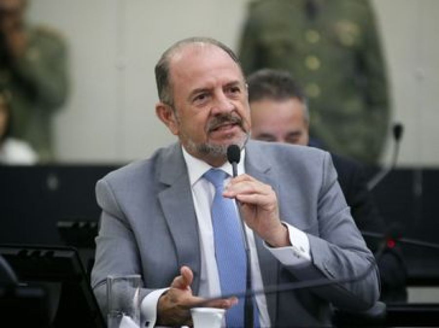 Deputado Antônio Albuquerque propõe que pais decidam participação de alunos em atividades sobre gênero nas escolas de Alagoas