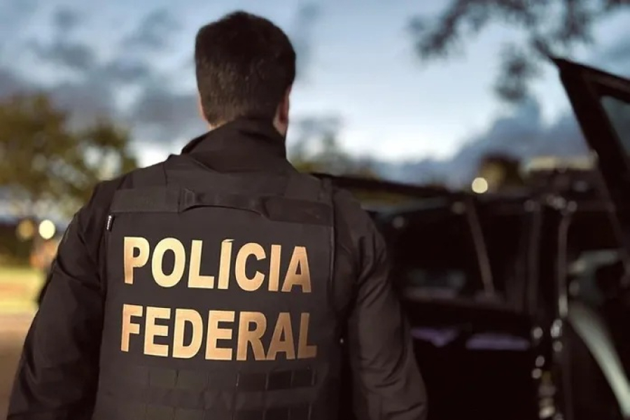 PF desarticula esquema de fraude de R$ 50 mil no INSS e prende suspeito armado em Alagoas