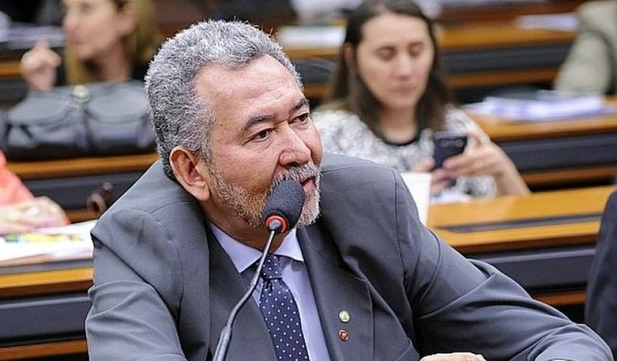 Federação recorre de decisão que ameaça mandato de Paulão na Câmara dos Deputado