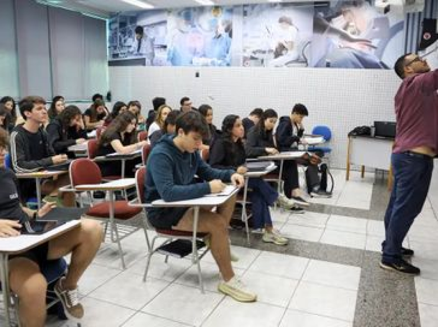 Renegociação do Fies começa e estudantes podem quitar dívidas com descontos de até 99%