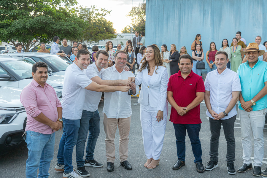 Arapiraca recebe frota com 12 veículos para ampliar ações de saúde