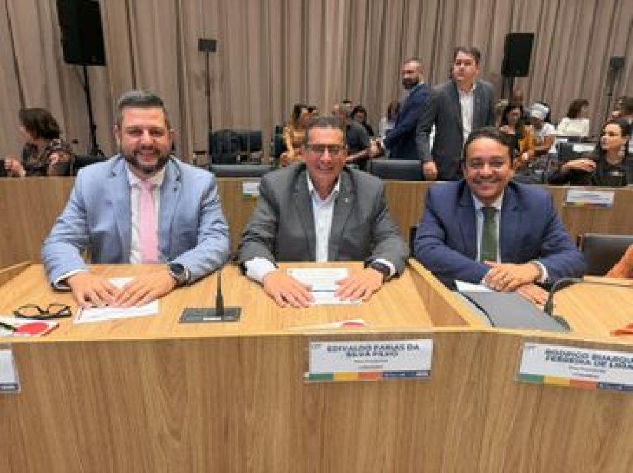 Rodrigo Buarque destaca fortalecimento do SUS em reunião da Comissão Intergestores Tripartite em Brasília