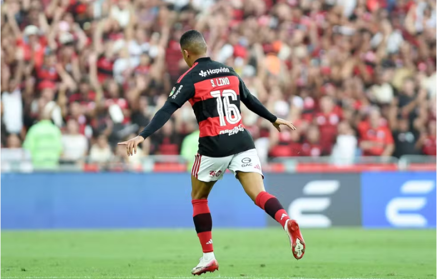 Análise: Flamengo encontra solução para desfalques em posicionamento de Samuel Lino