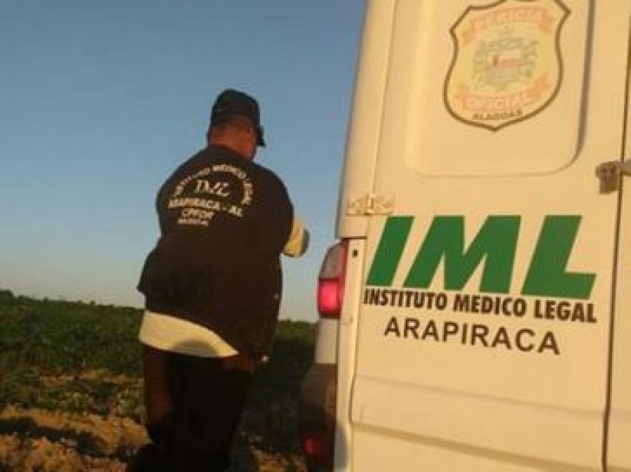 Cadeirante morre após incêndio destruir residência no bairro Bom Parto, em Maceió