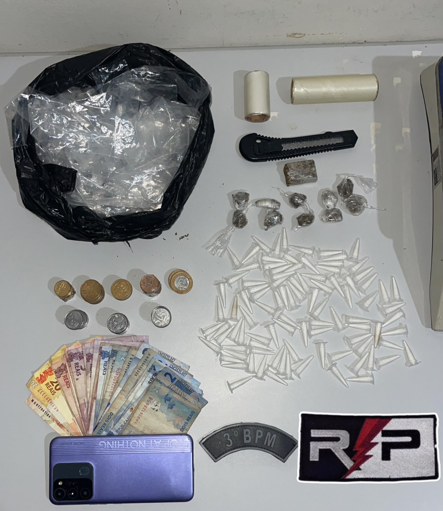 Dois homens são presos por tráfico de drogas durante patrulhamento da PM