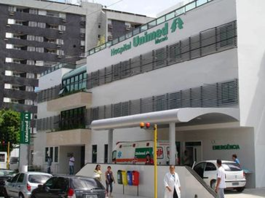 Plano de saúde deve custear cirurgia reparadora após bariátrica e pagar indenização em Alagoas