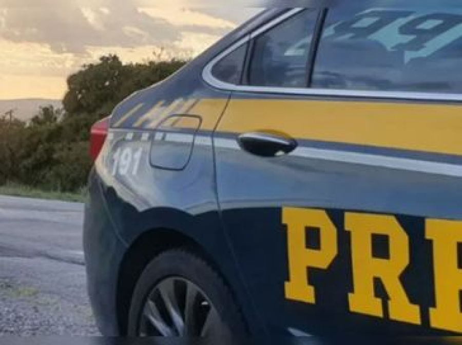 Mulher é resgatada pela PRF com bebê de 8 meses após fugir de agressões em São Miguel dos Campos