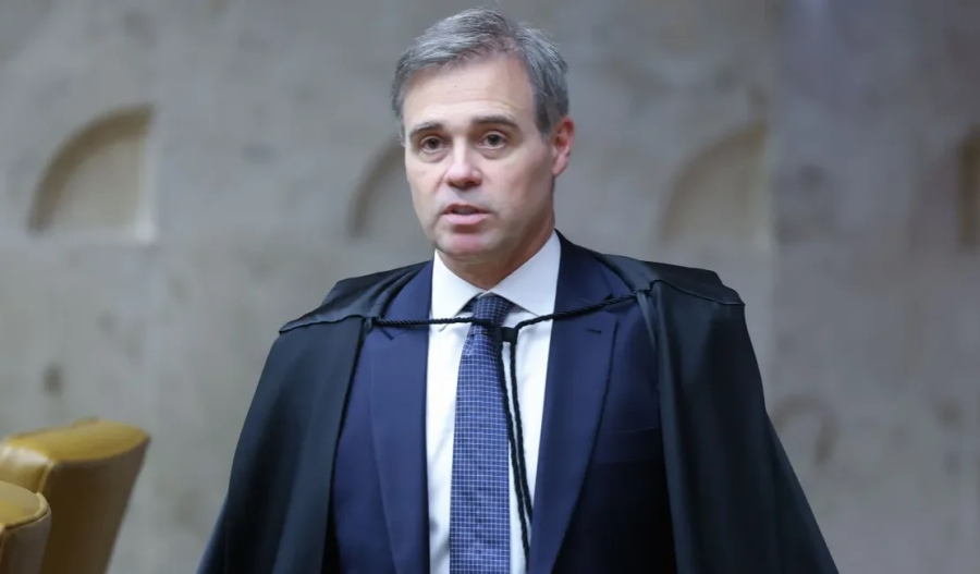 André Mendonça exige ser informado sobre mudanças em investigação do INSS