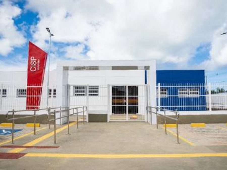 Briga entre casal termina com acidente e homem preso por tráfico de drogas em Paripueira