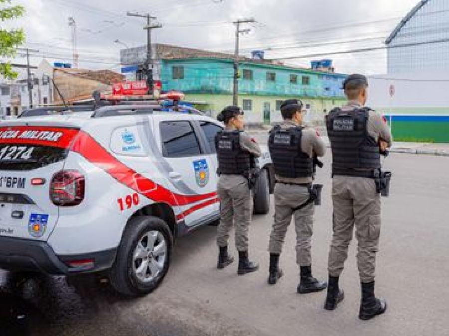 Mesmo com medida protetiva, homem tenta invadir casa de familiar, faz ameaças e acaba preso em Maceió