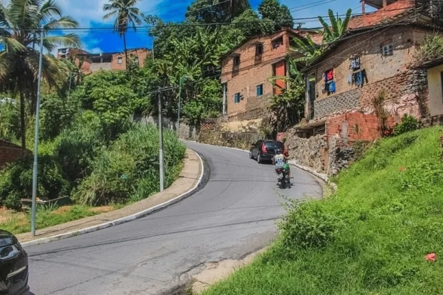 Ladeira da Moenda será interditada nesta quarta para remanejamento de poste em Maceió