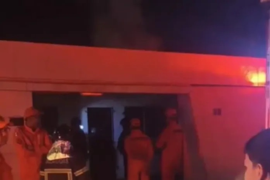 Incêndio destrói residência em Rio Largo; moradores salvam dois cães que estavam no imóvel