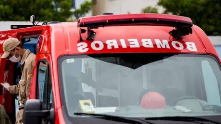 Mulher fica ferida após saltar de carro em movimento e ser atingida pelo próprio veículo em Arapiraca