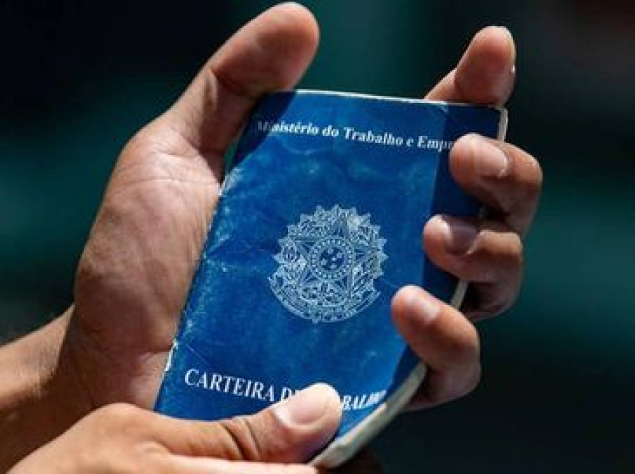 Desemprego cai em Alagoas, mas 105 mil ainda buscam trabalho