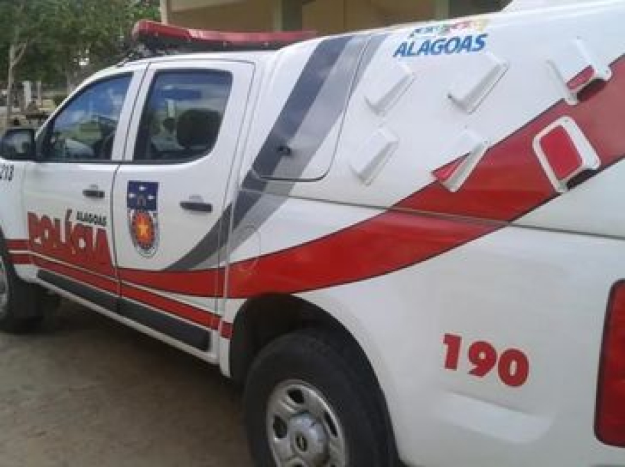Homem é flagrado dentro de carro e acaba preso por tentativa de furto em Limoeiro de Anadia