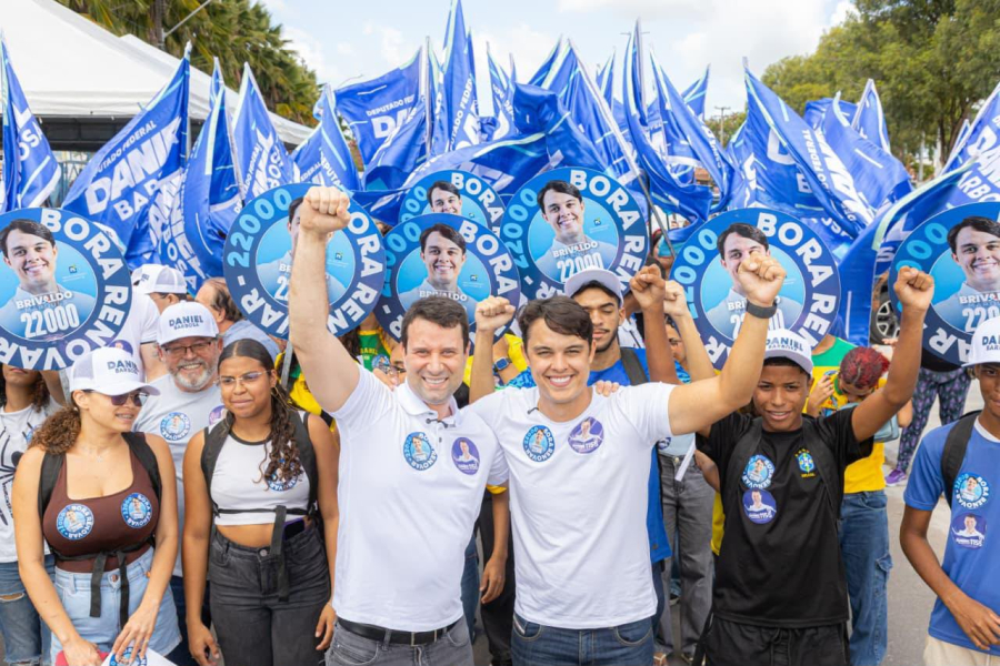 Daniel Barbosa reforça presença política em Maceió com adesivaço no Benedito Bentes