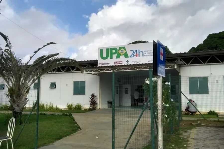 Mulher é atacada com faca pelo companheiro enquanto dormia em Penedo
